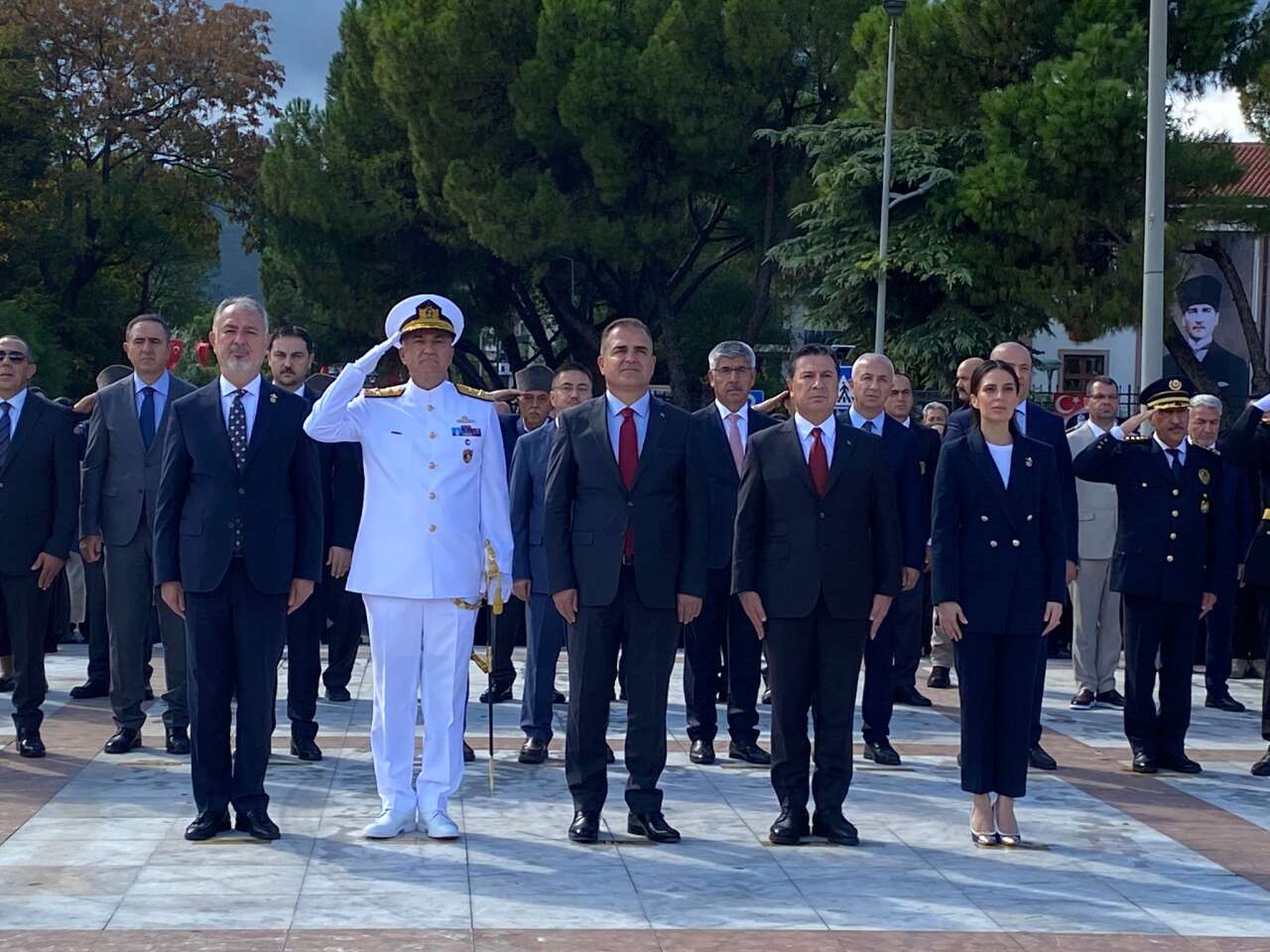 Cumhuriyet’in 102. Yılı Kutlamaları Çelenk Sunma Töreniyle Başladı 5